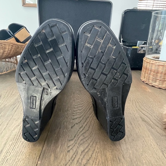 Rare Hunter high gloss wedge tall boot. Lightly worn. - Picture 6 of 6